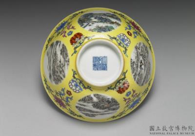 图片[3]-Pair of food bowls in yang-ts’ai enamels in yellow ground incised with pattern of flower brocade and landscape decor 1743 (Ch’ien-lung reign)-China Archive